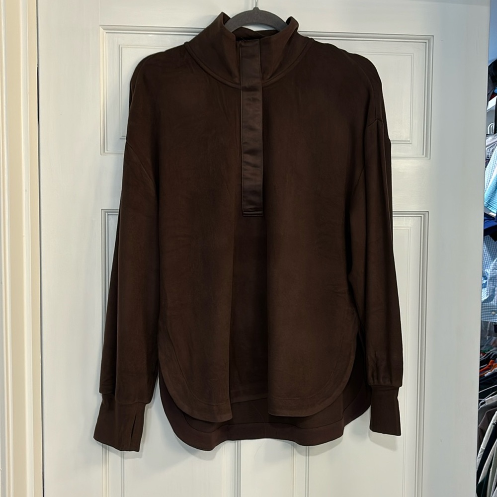 Varley quarter zip. NWT. Brown. Super cozy top.